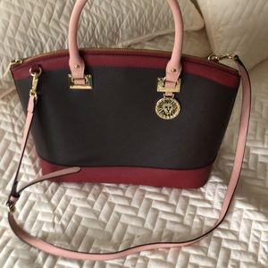 Anne Klein purse fall colors. Shoulder strap and handles.